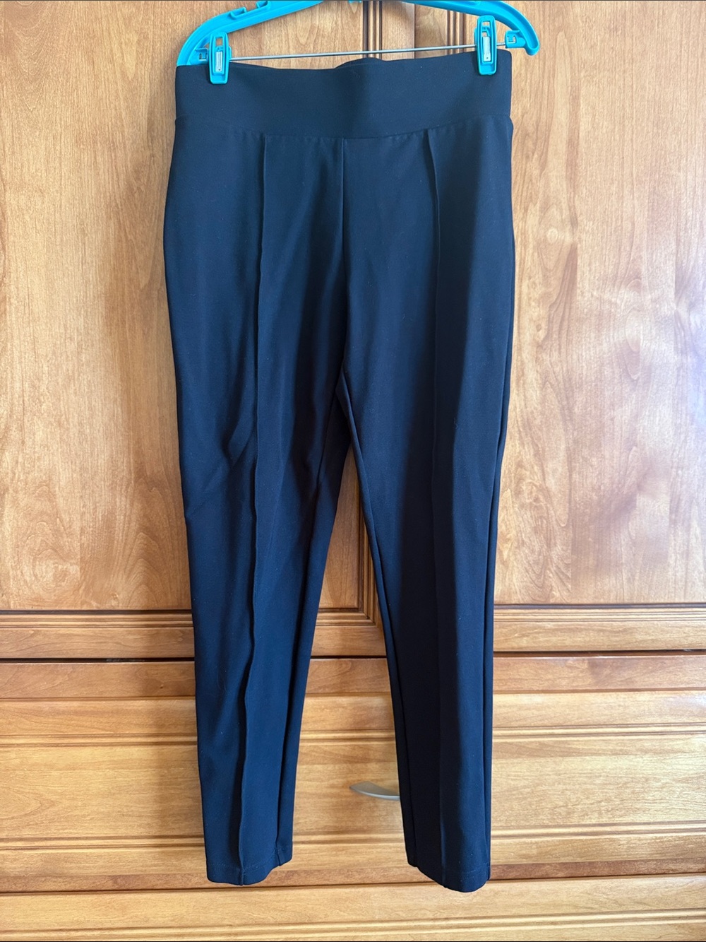 NWOT Classic Black Ponte Slim Leg Pants